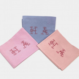 Trois Serviettes brodées main d'antan monogramme HA