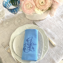 Serviette de table brodée à personnaliser à vos initiales BLEU ROYAL