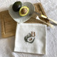 Torchon blanc vintage brodé personnalisé à vos initiales thème légumes - Villa Farese