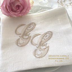 Serviette de table brodée personnalisée à vos initiales vintage  - Monogramme KAMALA