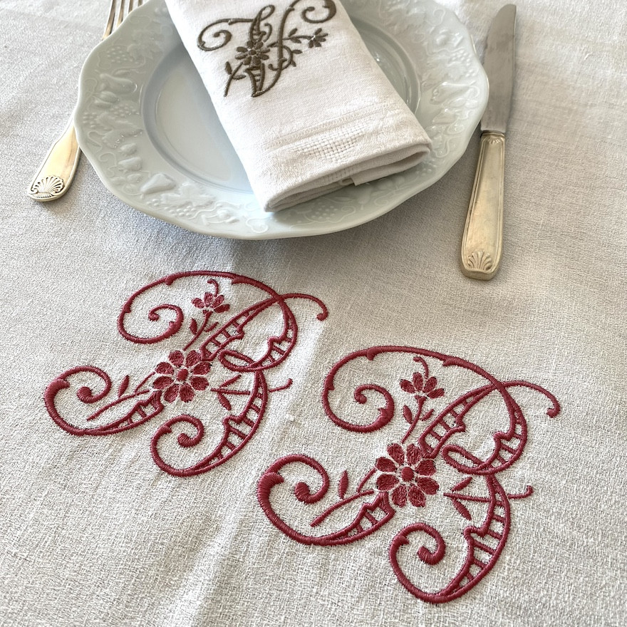 Nappe Ancienne En Coton Brodé – Monogramme BV – 130x150 Cm + 10 Serviettes