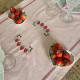 Chemin de table et deux serviettes vintage brodés à vos initiales collection Fraises - Villa Farese