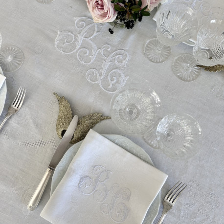 Nappe brodée à vos initiales damassé lin vintage 150x290cm - Villa Farese