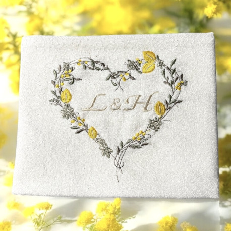 Serviette de table brodée à vos initiales dans un coeur - Villa Farese