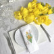 Serviette de table brodée initiale personnalisée Fleurs - Villa Farese
