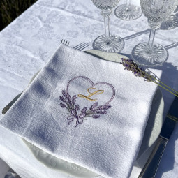 Serviette brodée personnalisée fleur de Lavande monogramme à votre initiale