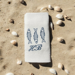 Serviette brodée personnalisée à vos initiales thème La mer - Villa Farese