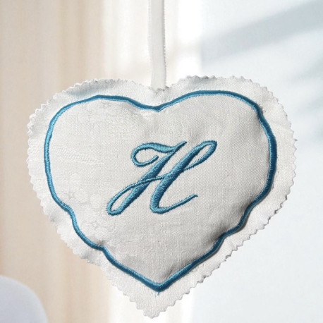 Coeur à suspendre brodé senteur fleurs de lavande à vos initiales - Villa Farese