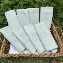 Huit serviettes brodées main antique monogramme DT Vert Amande