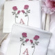 Serviette de table brodée initiale personnalisée Fleurs - Villa Farese