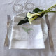Serviette de table brodée – Lys Calla personnalisée à votre intiale - Villa Farese