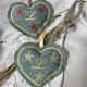 Coeur à suspendre brodé senteur fleurs de lavande à vos initiales collection Noël - Villa Farese