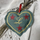 Coeur à suspendre brodé senteur fleurs de lavande à vos initiales collection Noël - Villa Farese