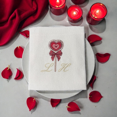 Serviette de table brodée prénom ou initiales Collection sucette coeur - Villa Farese