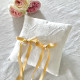 Coussin porte alliances mariage brodé à vos initiales, fleurs, croix et date de votre mariage 20x20cm - Villa Farese