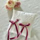 Coussin porte alliances mariage brodé à vos initiales, fleurs, croix et date de votre mariage 20x20cm - Villa Farese