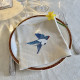 Serviette de table brodée prénom ou initiale damassé vintage – Hirondelles - Villa Farese